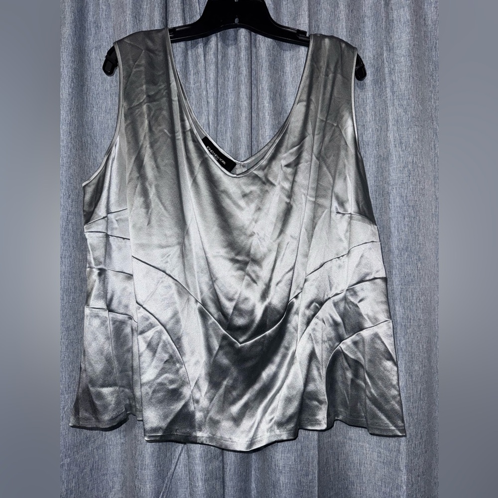Jones New York Metallic Gray V-Neck Top NWT